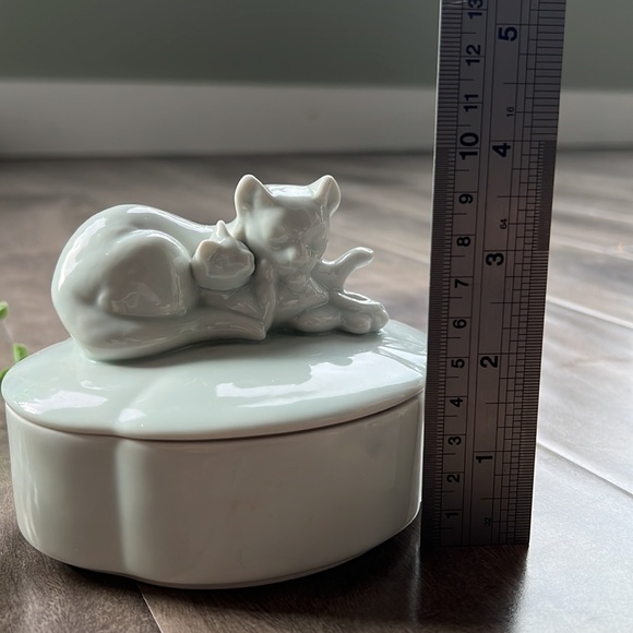 VINTAGE takahashi trinket box - cat with kitten - Picture 6 of 7